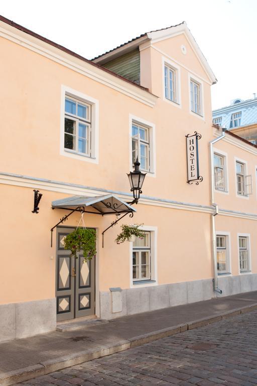 Oldhouse Hostel Tallinn Exteriör bild