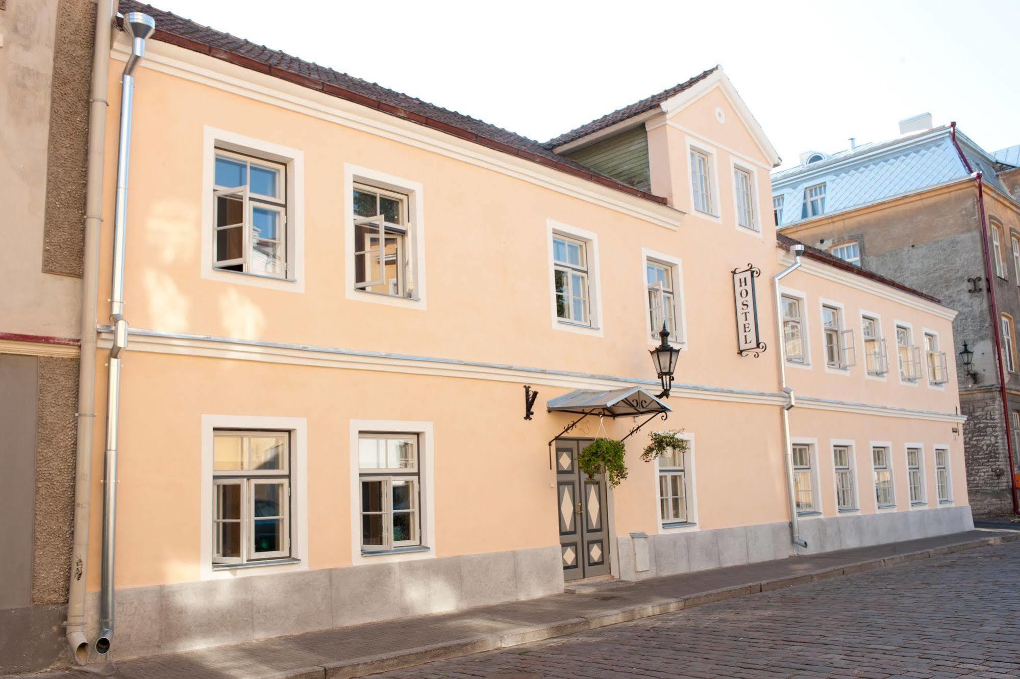 Oldhouse Hostel Tallinn Exteriör bild
